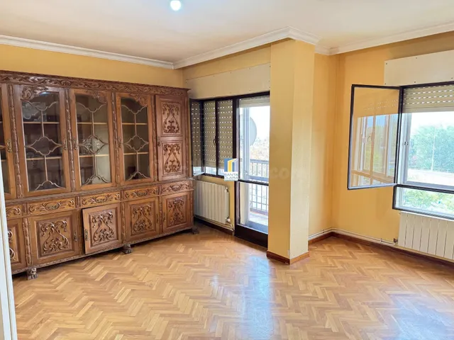 PISO EN VENTA DE 3 DORMITORIOS Y DOS TERRAZAS EN ZONA LA CAN