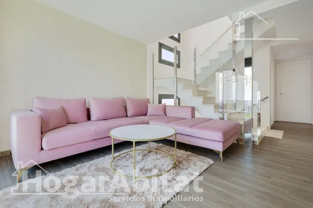 ¡EXTRAORDINARIO CHALET! AMPLIO Y SEMINUEVO CON PISCINA PRIVADA Y TRES TERRAZAS — 12