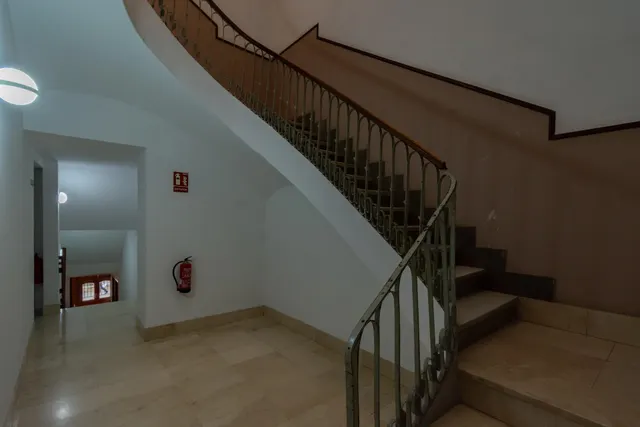 En la calle del Aire, encantador piso que conserva su esencia original — 38