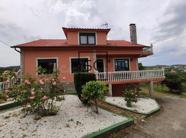 Casa de 3 plantas y garaje en Meirás, Valdoviño. - foto 3