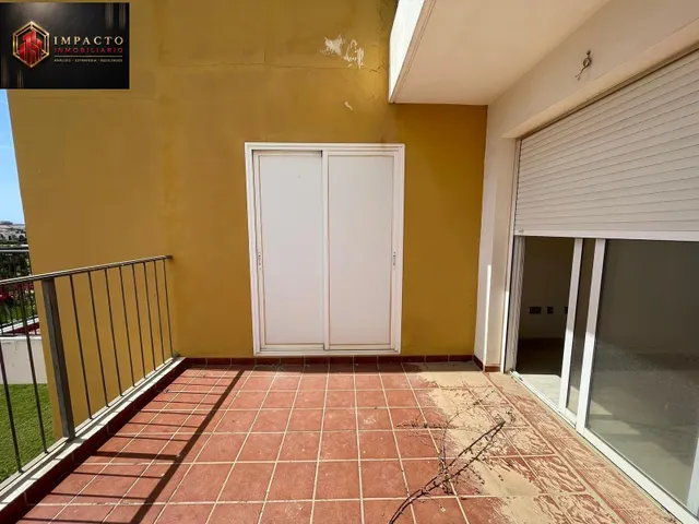 Piso en venta en Avenida Cañada Julián — 12