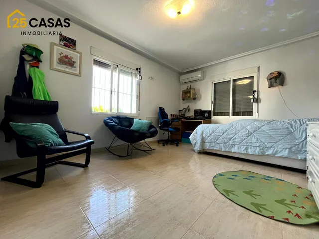 Chalet en Dolores con piscina climatizada, casa de invitados, paneles solares y mucho más — 22