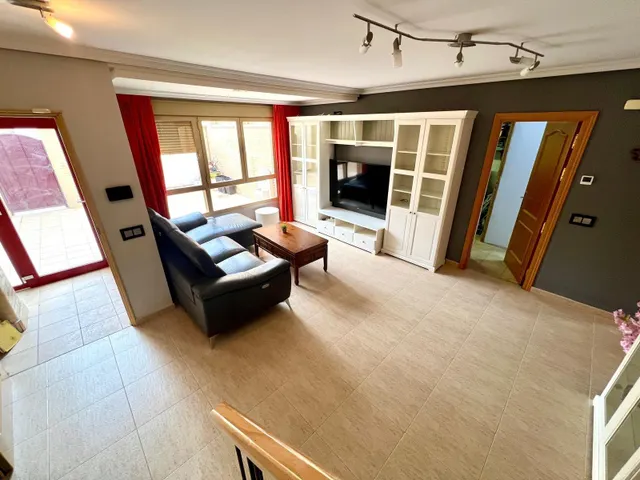 EXCLUSIVA CASA ADOSADA CON ASCENSOR Y PISCINA EN CIUDAD JARDIN — 26