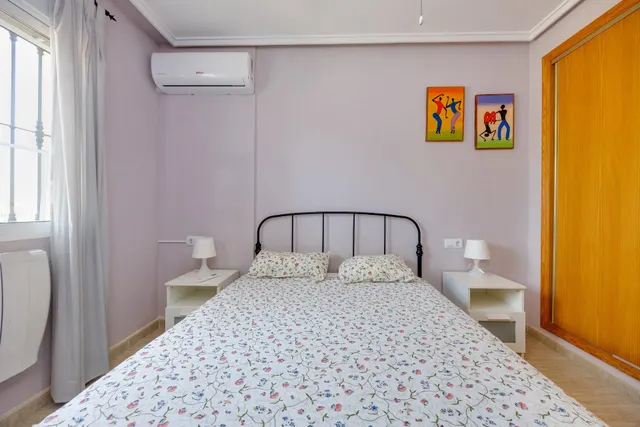 Bungalow de dos dormitorios y piscina comunitaria en Orihuela Costa — 19