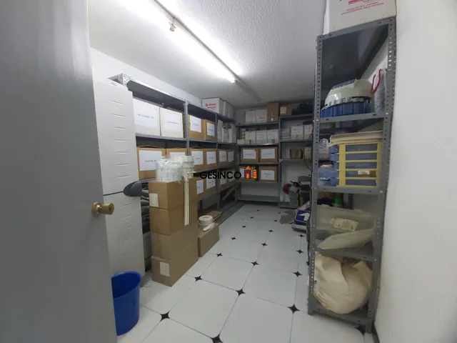 LOCAL ENTRESUELO EN VENTA — 8