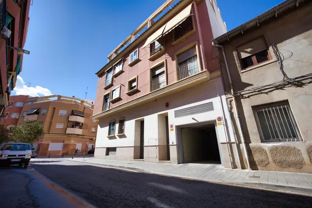 PISO CON GARAJE Y TRASTERO JUNTO A PLAZA LA VIÑA — 25