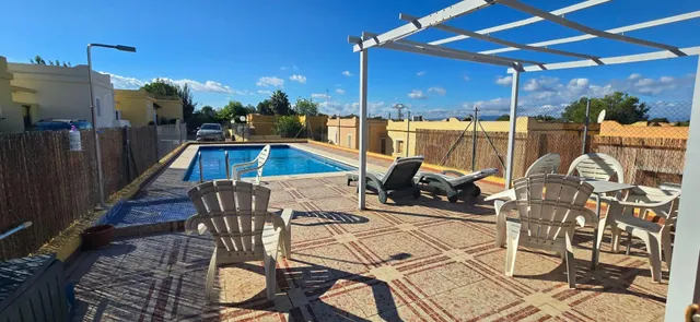 Chalet reformado en venta en Llíria, con piscina comunitaria — 12