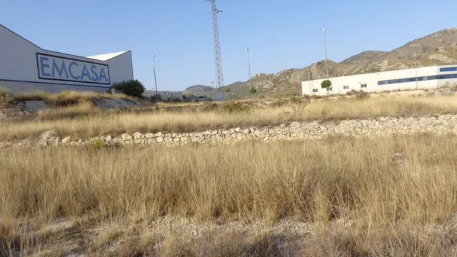 TERRENO INDUSTRIAL — 5