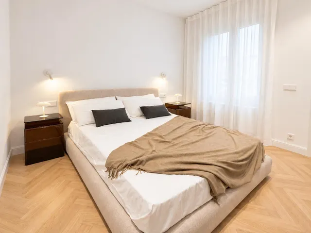 VIVIENDA DE LUJO CON DISEÑO EXCLUSIVO Y BALCONES EN LISTA — 25