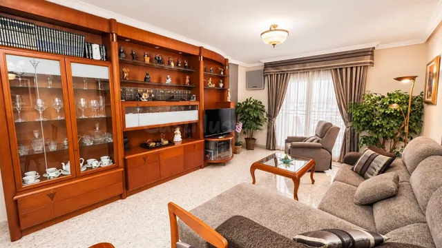 Amplio piso de 4 dormitorios con terraza, garaje y trastero 
