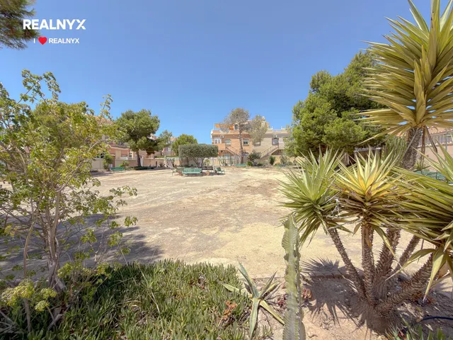 Orihuela Costa! Luminoso Bungalow con amplia terraza en resi - foto 4