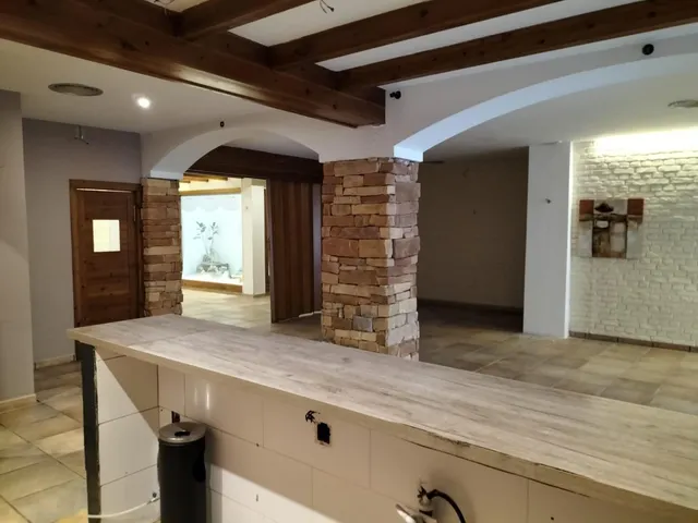 EN VENTA LOCAL COMERCIAL CON INQUILINOS — 34