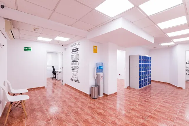 Traspaso de OFICINA COWORKING en Campanar: Ocupación y Renta - foto 3