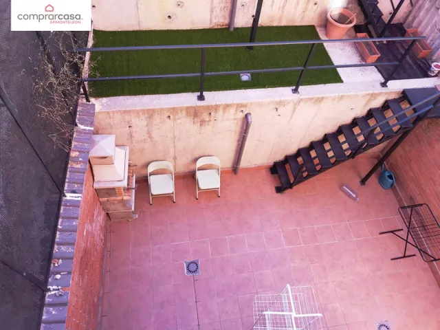Ático Dúplex en Valdeacederas con Amplia Terraza y Comodidades Modernas — 17
