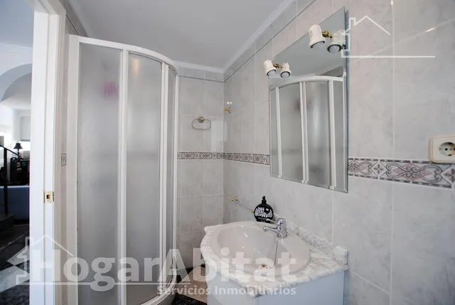 ADOSADO SEMINUEVO CON TERRAZA Y GARAJE — 35