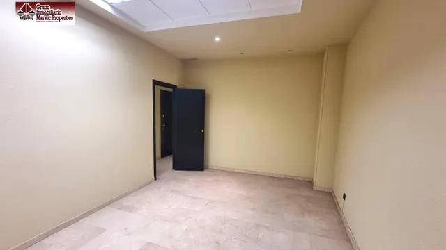 Oficina en alquiler en  el Centro de Benidorm. — 6