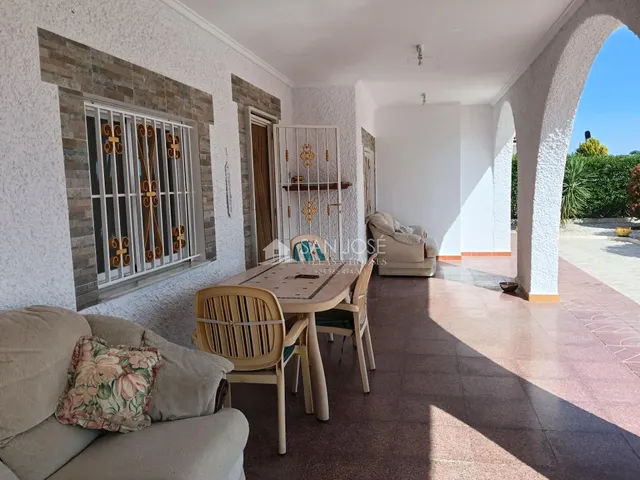 SE VENDE CHALET CON PISCINA EN BUEN ESTADO EN ASPE — 11