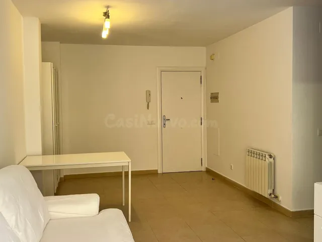 Piso de 2 habitaciones con balcón y opción de parking en Reu - foto 2