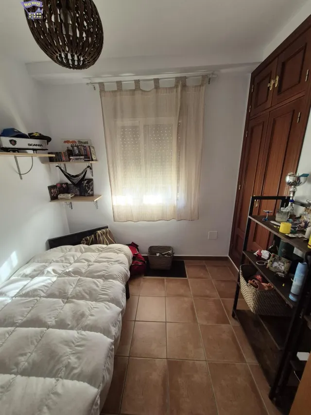 SE VENDE UNIFAMILIAR EN ZONA DEL PORTICHUELO — 19