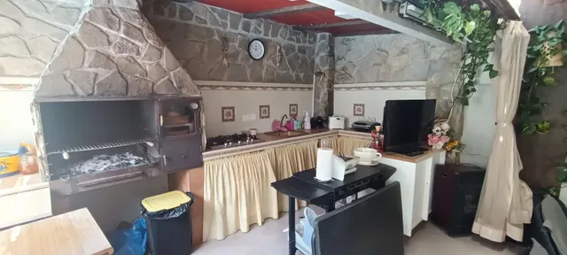 CASA DE 3 PLANTAS CON GARAJE Y PISCINA PRIVADA — 21