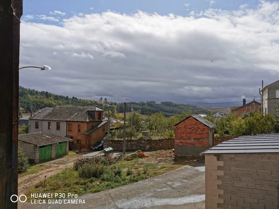 CASA CON TERRENO PARA REFORMAR EN ARGANZA