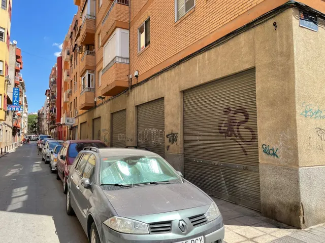 LOCAL COMERCIAL 363M2 CON PLAZA DE GARAJE JUNTO A RENFE — 6
