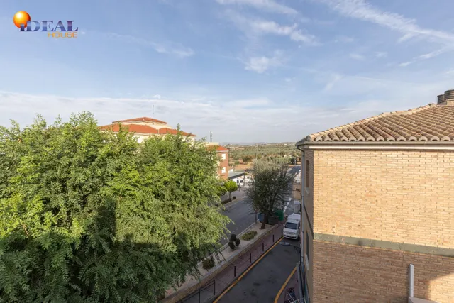 Casa independiente a 5 minutos de Granada en buen estado para entrar a vivir — 18
