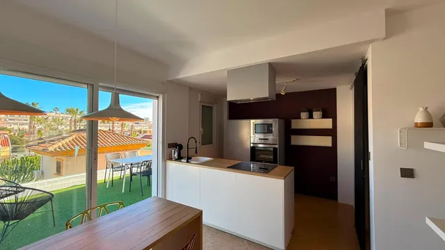 Villa con piscina privada, Alicante, Orihuela Costa. 4 habitaciones, 190 m2, 6,4 kilómetros del mar — 43