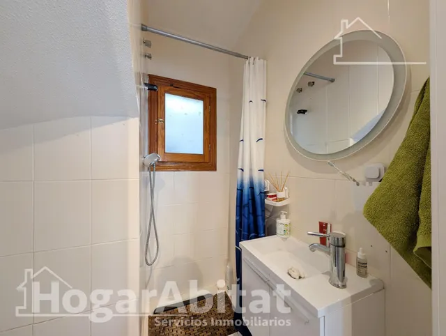 ¡Cerca del mar! Precioso Adosado reformado en residencial, con solarium, piscina comunitaria y garaje — 30