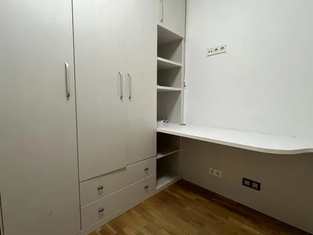 PISO MUY AMPLIO Y TRANQUILO EN SARRIA — 27