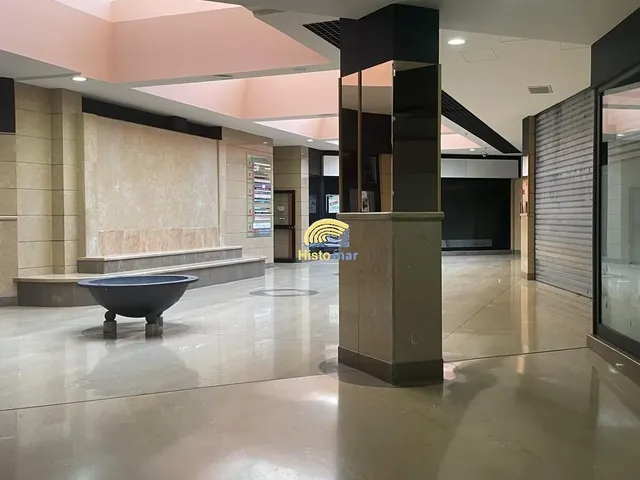ESTUPENDA OFICINA EN EL EDIFICIO LA ROTONDA — 2