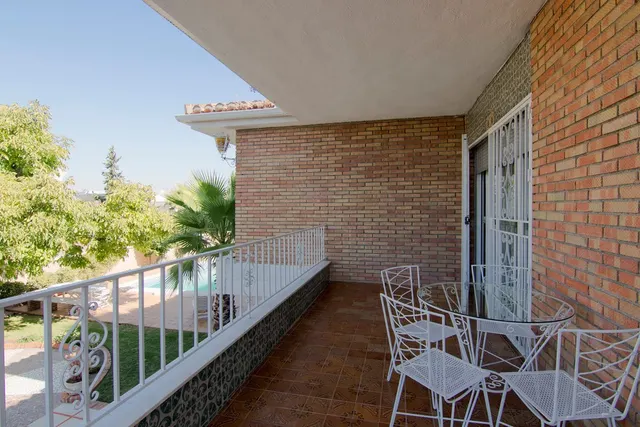 MAGNIFICO CHALET CON PISCINA EN COLINAS BERMEJAS — 21
