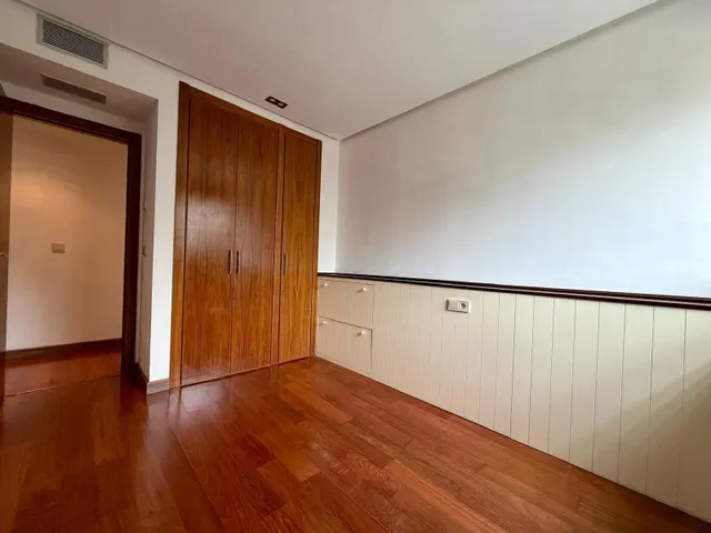 Piso  con gran jardín privado en la zona de Turruñuelos — 17