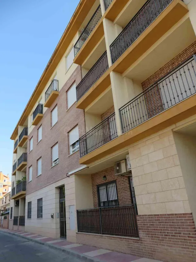 PISO CON TERRAZA PRIVADA, GARAJE Y TRASTERO EN EL CAMPILLO – - foto 2