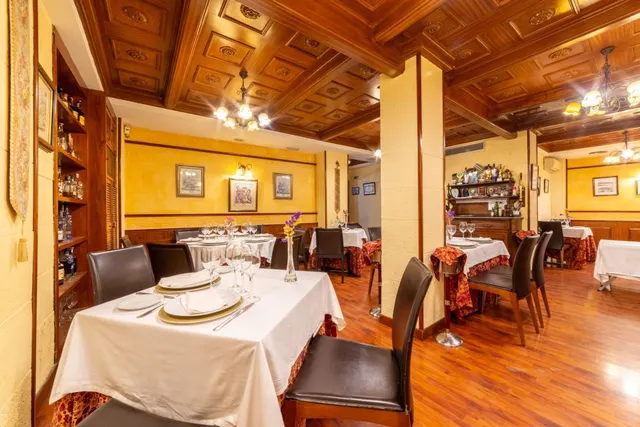 VENTA DE VIVIENDA + LOCAL - RESTAURANTE EN CENTRO HISTÓRICO — 23