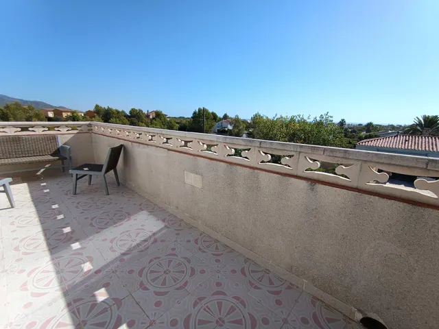 Exclusiva villa reformada y moderna con vistas al mar y montaña, piscina, cocina de verano y apartamento independiente — 39