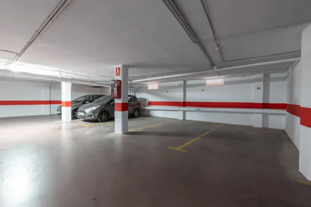 Ideal inversores!!! 35 plazas de aparcamiento y 5 trasteros, todo alquilado — 8