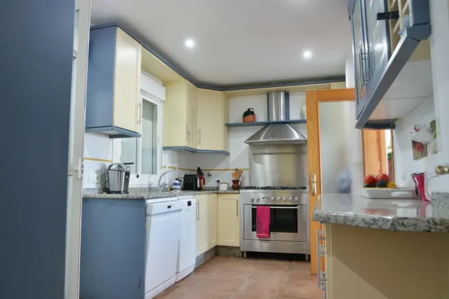 Impresionante chalet con piscina y en zona con campo de golf — 24