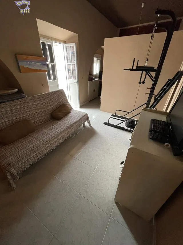 SE VENDE CASA EN ZONA DEL BARRIO BAJO — 37