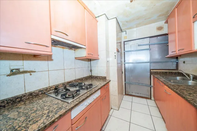 AMPLIO PISO PARA REFORMAR A LA VENTA EN PALAFRUGELL - foto 4