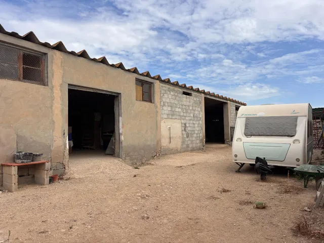 Chalet en Venta: Oportunidad Única por €318,000 — 17