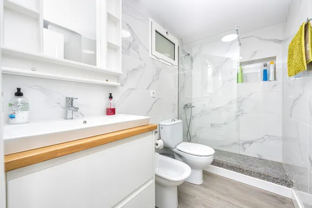 Exclusivo apartamento reformado en esquina con vistas panorámicas al océano – Corona Amarilla, Puerto Rico — 15