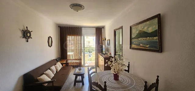 ACOGEDOR PISO DE 4 habitaciones A UN PASO DE LA PLAYA
