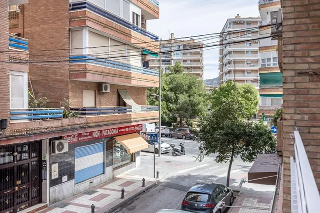 Piso reformado en Avenida Barcelona — 22