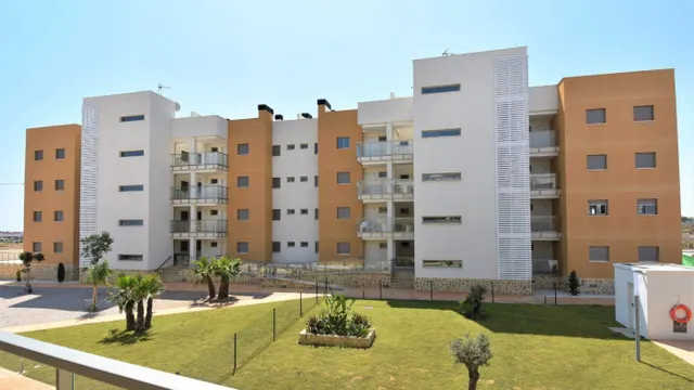 ESTUPENDO APARTAMENTO DE OBRA NUEVA 3 DORMITORIOS 2 BAÑOS  CON PISCINA EN ORIHUELA COSTA , ALICANTE — 20