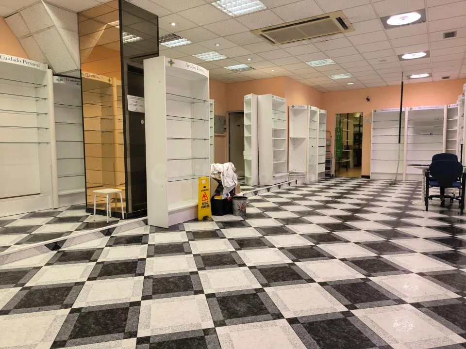 LOCAL COMERCIAL EN ZONA LLANILLA