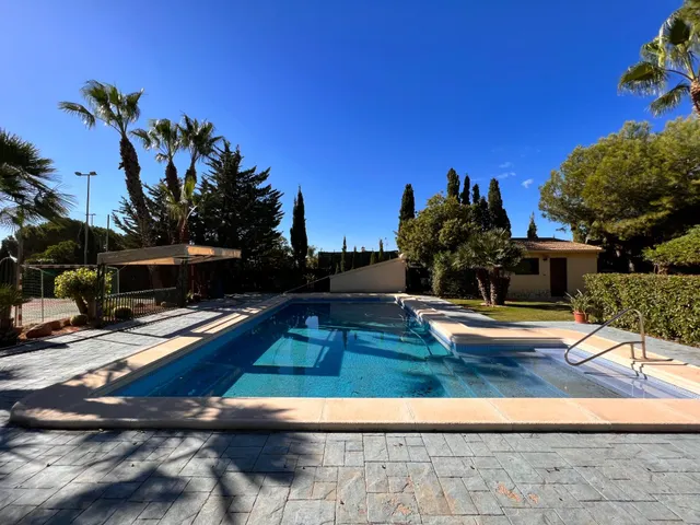 MAITINO AMPLIO CHALET CON PISCINA, PISTA DE TENIS CON VESTUARIOS Y BARBACOA — 47