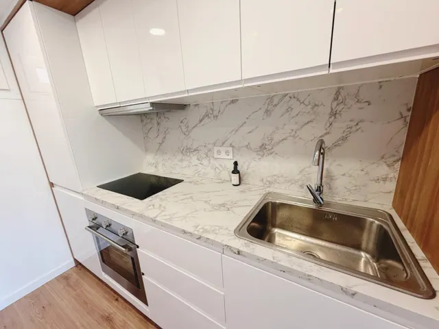 Piso en venta en Avenida de la Telefónica — 4
