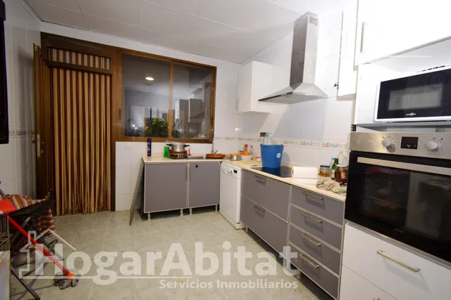 ESPACIOSA CASA CON TERRAZA Y GARAJE — 8