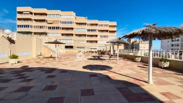 VENTA DE PISO REFORMADO EN ARENALES DEL SOL CON LICENCIA TURÍSTICA — 20
